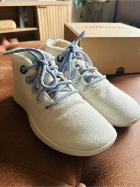 New! Allbirds Women's Wool Runner-up Mizzles -Size 7 - Frost White